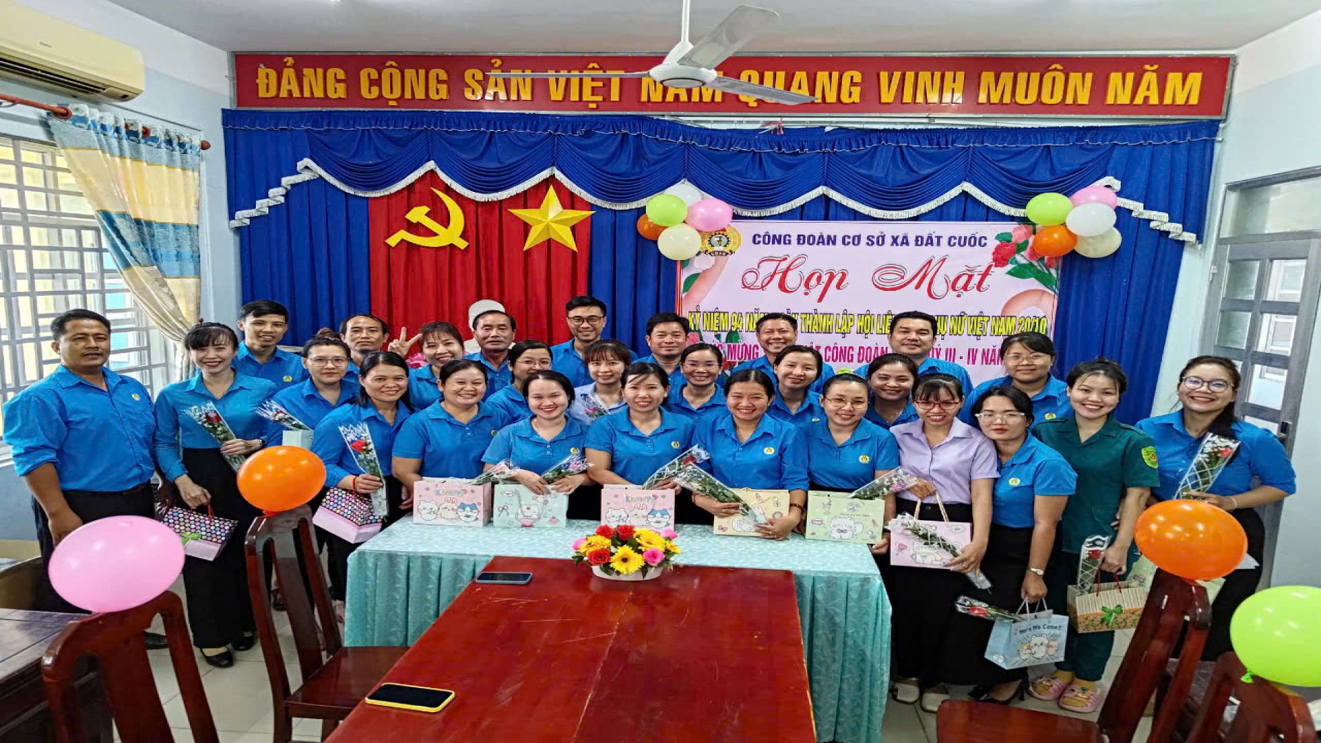 CÔNG ĐOÀN CƠ QUAN XÃ ĐẤT CUỐC TỔ CHỨC HỌP MẶT KỶ NIỆM NGÀY PHỤ NỮ VIỆT NAM 20/10