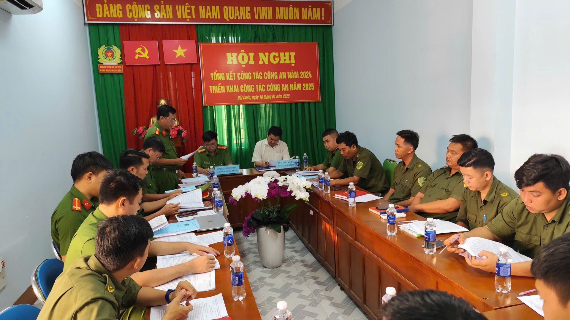 CÔNG AN XÃ ĐẤT CUỐC TỔ CHỨC HỘI NGHỊ TỔNG KẾT CÔNG TÁC CÔNG AN NĂM 2024 VÀ TRIỂN KHAI CÔNG TÁC NĂM 2025