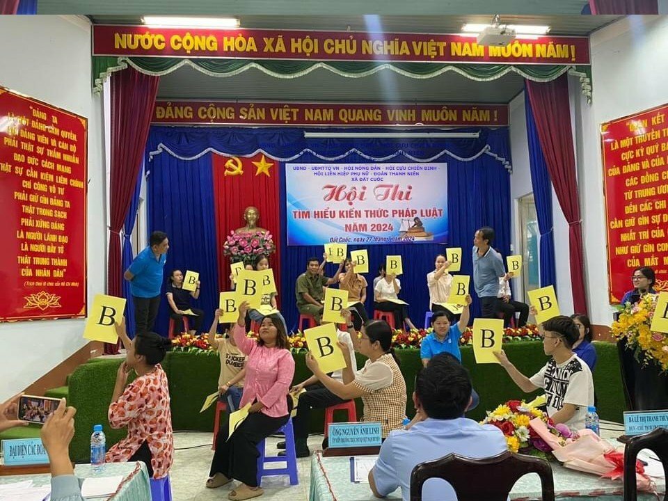 XÃ ĐẤT CUỐC TỔ CHỨC “HỘI THI TÌM HIỂU KIẾN THỨC PHÁP LUẬT NĂM 2024”
