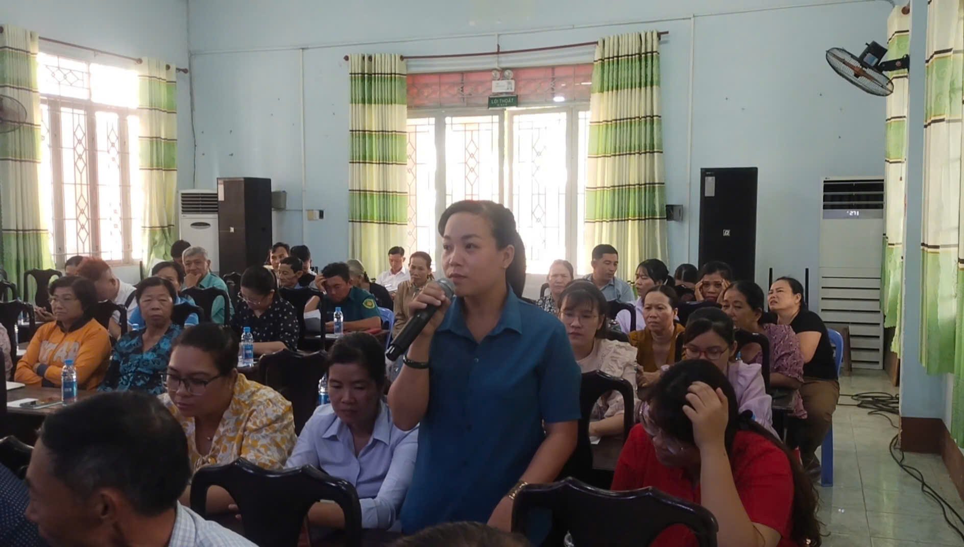 ĐẤT CUỐC TỔ CHỨC HỘI NGHỊ ĐỐI THOẠI TRỰC TIẾP GIỮA NGƯỜI ĐỨNG ĐẦU ĐẢNG ỦY, HĐND, UBND XÃ ĐẤT CUỐC VỚI NHÂN DÂN TRÊN ĐỊA BÀN XÃ