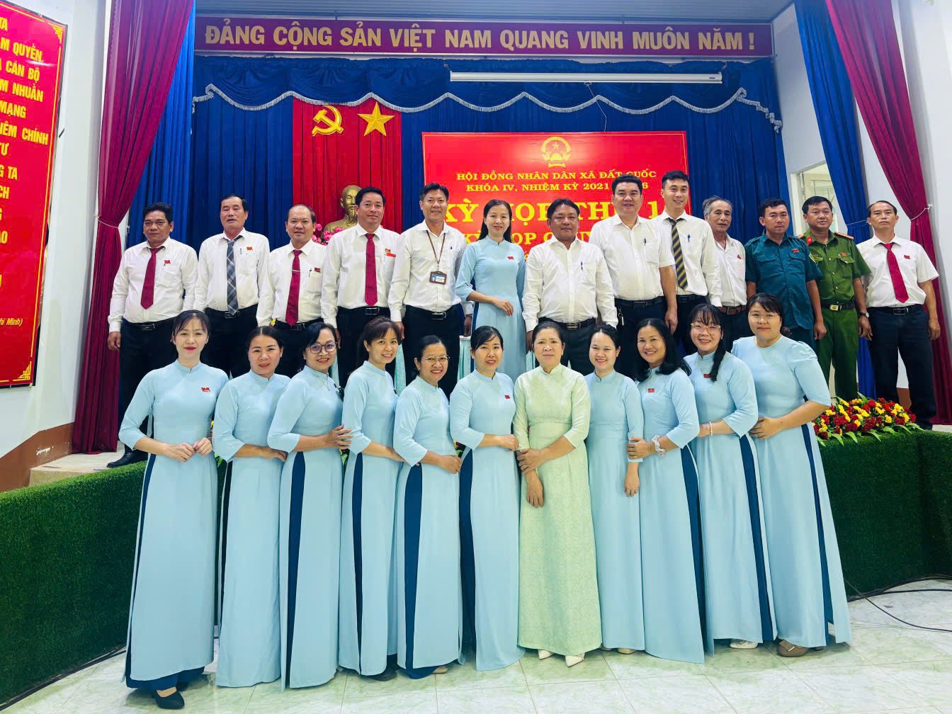 HỘI ĐỒNG NHÂN DÂN XÃ ĐẤT CUỐC TỔ CHỨC KỲ HỌP THỨ 16 (KỲ HỌP CHUYÊN ĐỀ) HĐND XÃ KHÓA IV, NHIỆM KỲ 2021 - 2026