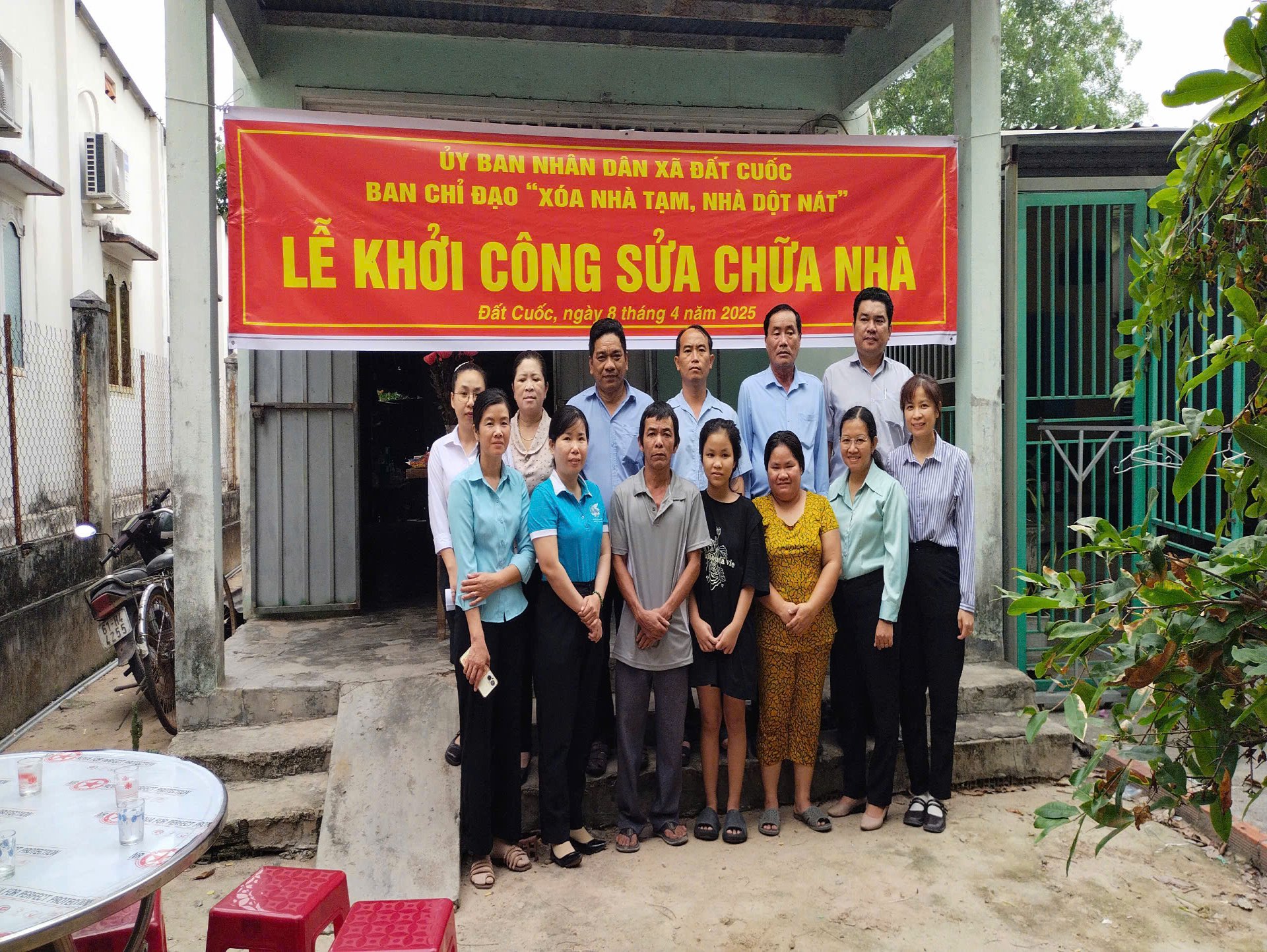 XÃ ĐẤT CUỐC TỔ CHỨC LỄ KHỞI CÔNG SỬA CHỮA NHÀ CHO HỘ KHÓ KHĂN THEO CHƯƠNG TRÌNH "XÓA NHÀ TẠM, NHÀ DỘT NÁT" TRÊN ĐỊA BÀN