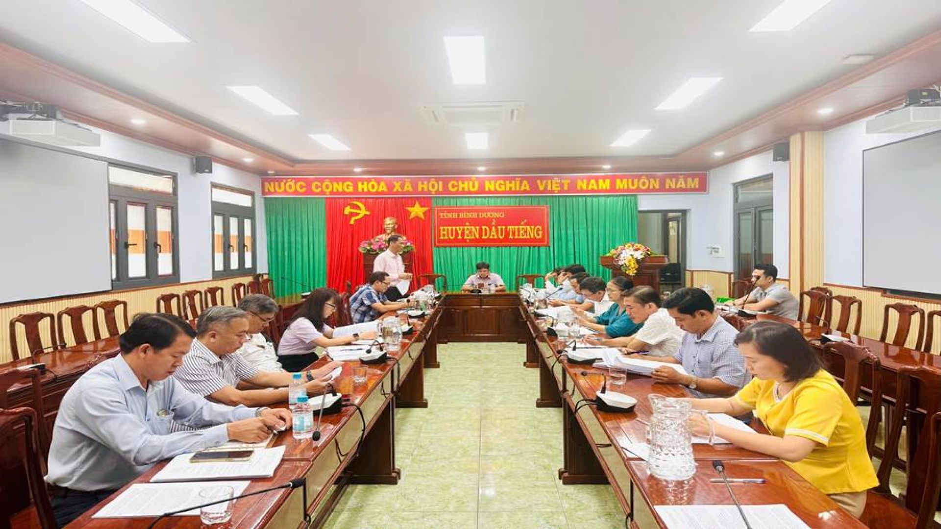 Ban Đại diện Hội đồng quản trị Ngân hàng Chính sách Xã hội huyện Dầu Tiếng họp đánh giá kết quả thực hiện năm 2024 và triển khai phương hướng, nhiệm vụ năm 2025