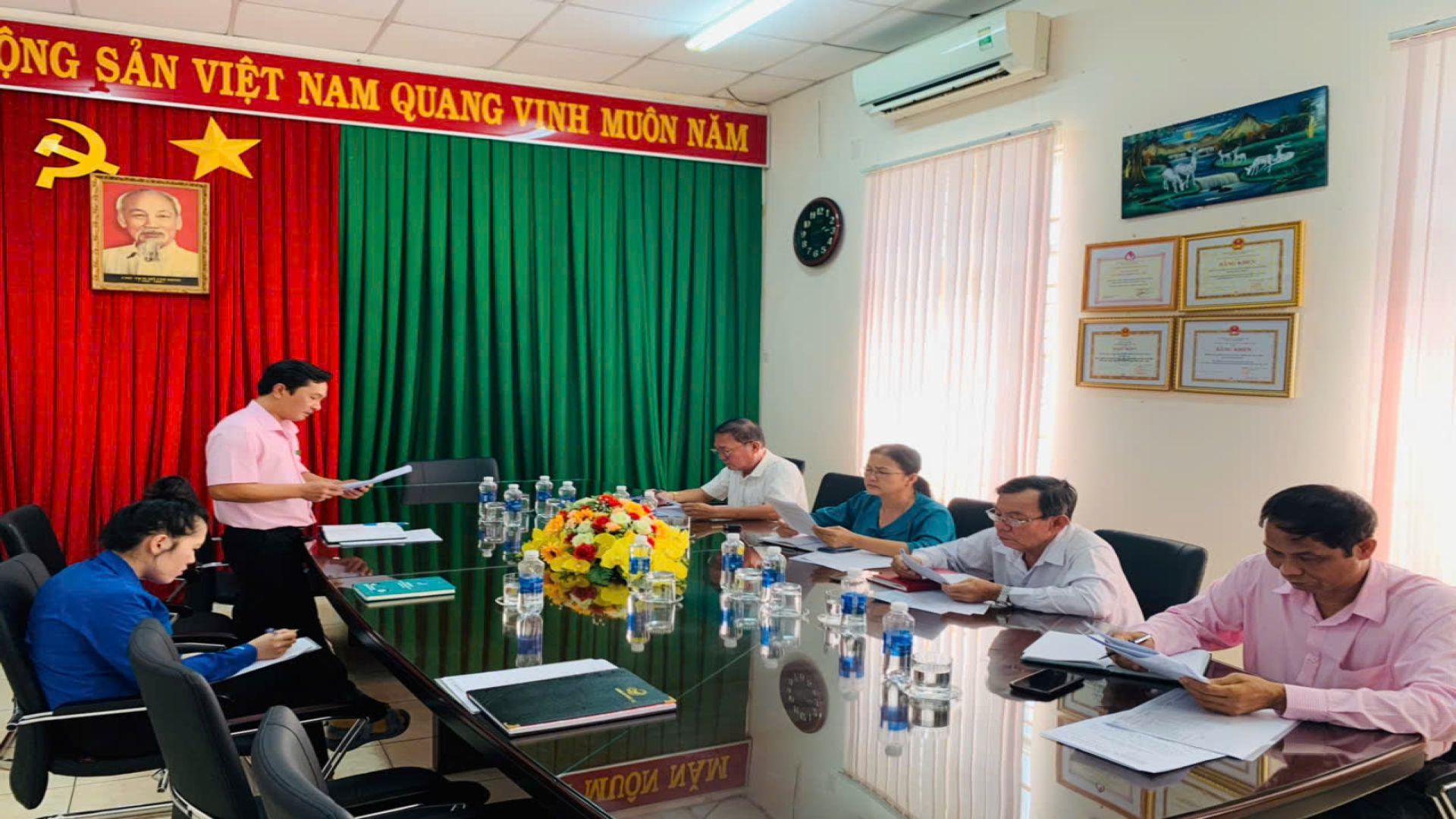 Phòng giao dịch Ngân hàng Chính sách xã hội (NHCSXH) huyện Dầu Tiếng họp giao ban định kỳ với các Tổ chức Chính trị - xã hội (CT-XH) nhận ủy thác cho vay cấp huyện