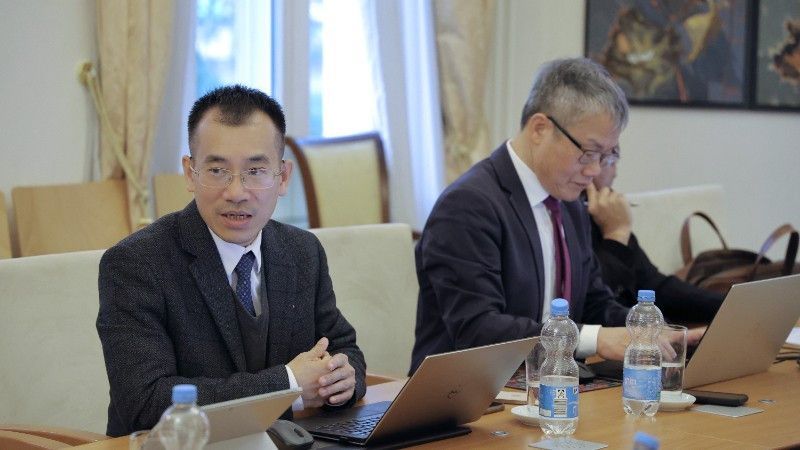 &Ocirc;ng Nguyễn Ph&uacute; B&igrave;nh, Ph&oacute; Gi&aacute;m đốc NAFOSTED, giới thiệu về Luật Khoa học c&ocirc;ng nghệ v&agrave; Đổi mới s&aacute;ng tạo 2025. (Ảnh: TTXVN)