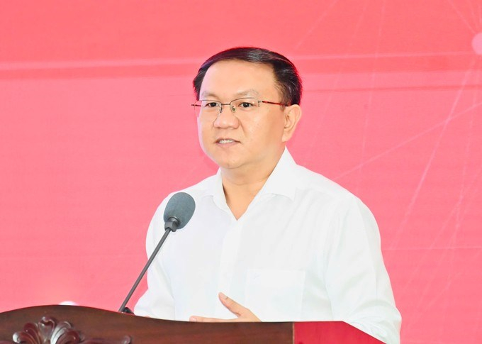 Gi&aacute;m đốc Sở KH-CN TPHCM tr&igrave;nh b&agrave;y tham luận. (Ảnh: SGGP)