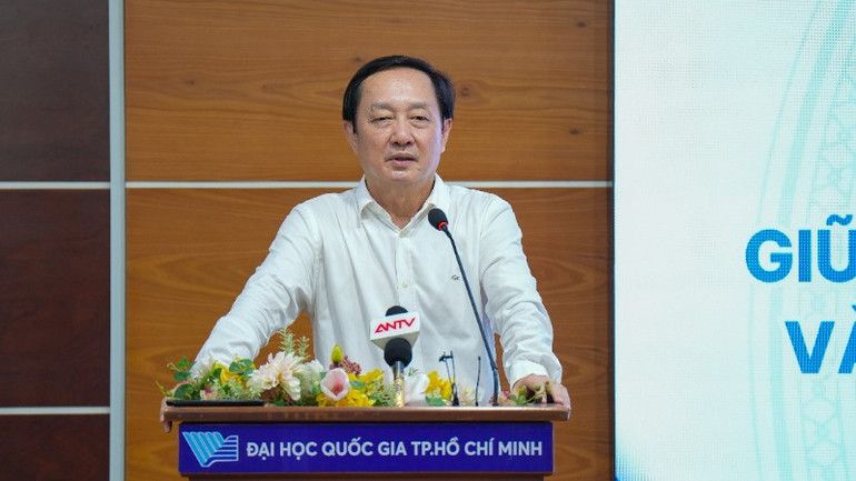 Đồng chí Huỳnh Thành Đạt, Phó Trưởng Ban Tuyên giáo và Dân vận Trung ương phát biểu tại buổi làm việc.