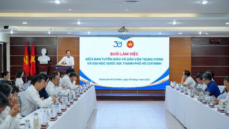 Quang cảnh buổi làm việc.