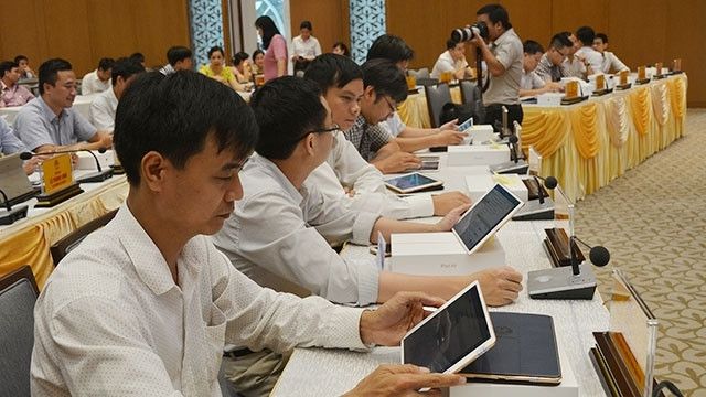 Thử nghiệm Hệ thống thông tin phục vụ họp và xử lý công việc của Chính phủ (e-Cabinet) tại VPCP. Ảnh: HOÀNG ANH.