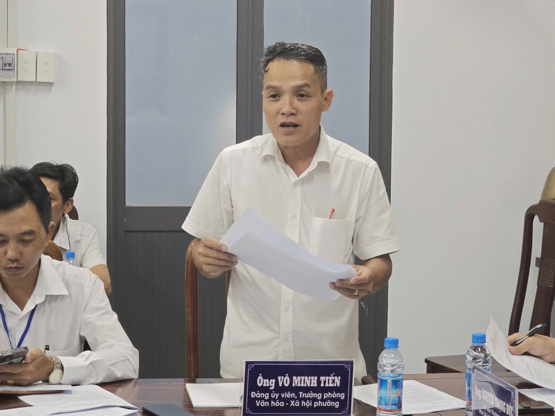 Có thể là hình ảnh về văn bản cho biết 'Ông MINH .อง ÔngVÓMINHTIÉN TIEN Đảng viên, Trưởng phỏng Van hóa Χα ah hộ họi phương'