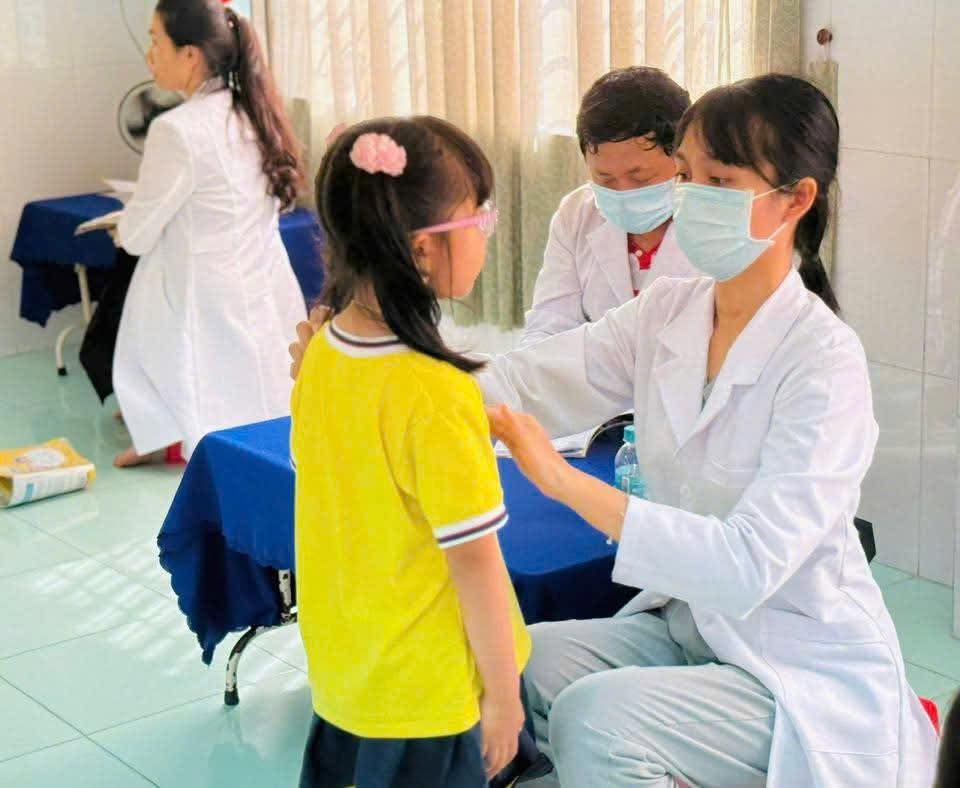 C&oacute; thể l&agrave; h&igrave;nh ảnh về trẻ em v&agrave; bệnh viện