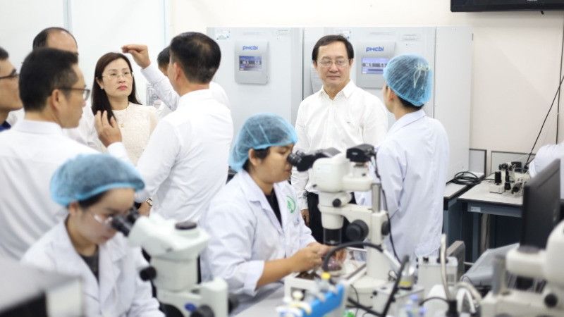 Đoàn công tác Ban Tuyên giáo và Dân vận Trung ương thăm các đơn vị trực thuộc Đại học Quốc gia Thành phố Hồ Chí Minh.