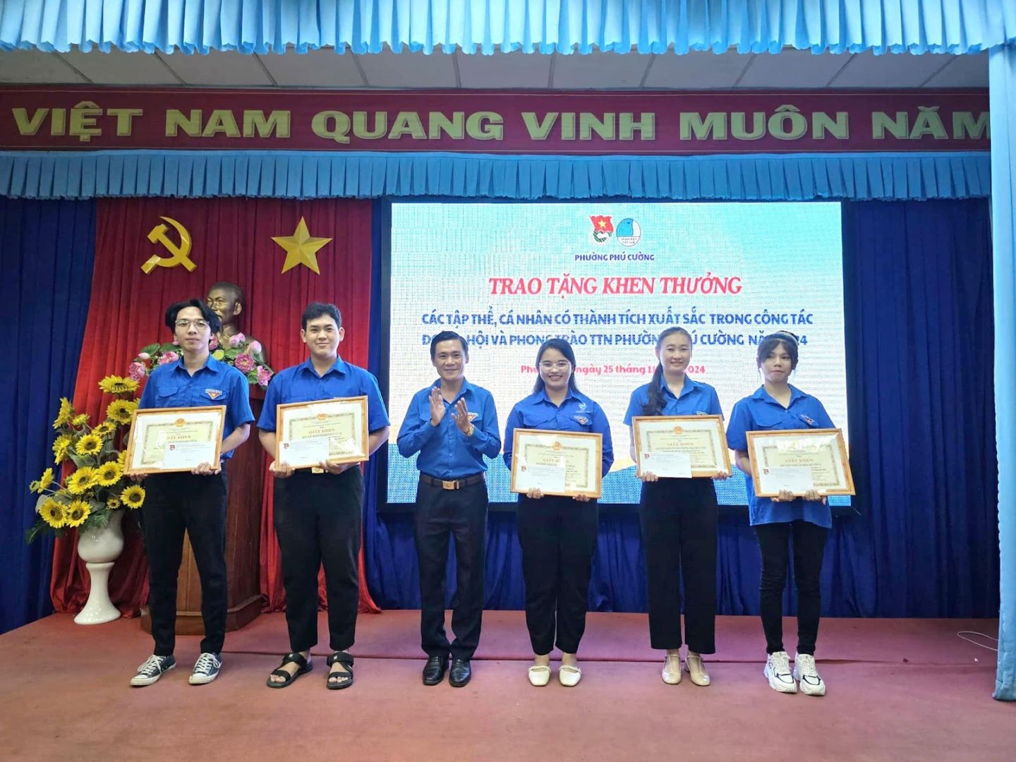C:\Users\User\Downloads\Thư mục mới (2)\468400783_973143268193341_2164525635332330023_n.jpg