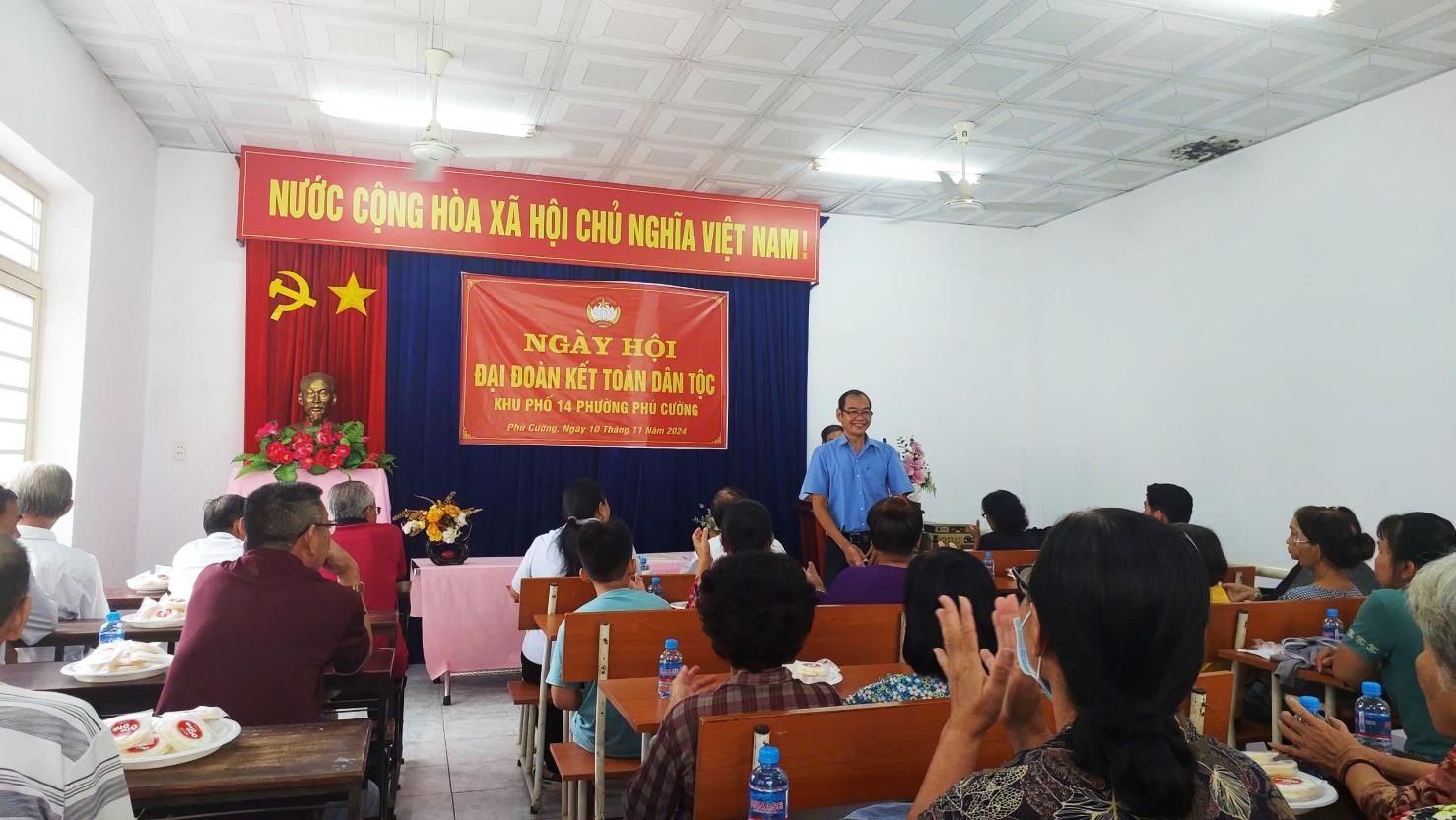 C:\Users\User\Downloads\Đại đoàn kết 2024\Khu 14\z6017319213971_e97a3ab15128bccab39736e7da222ffd.jpg