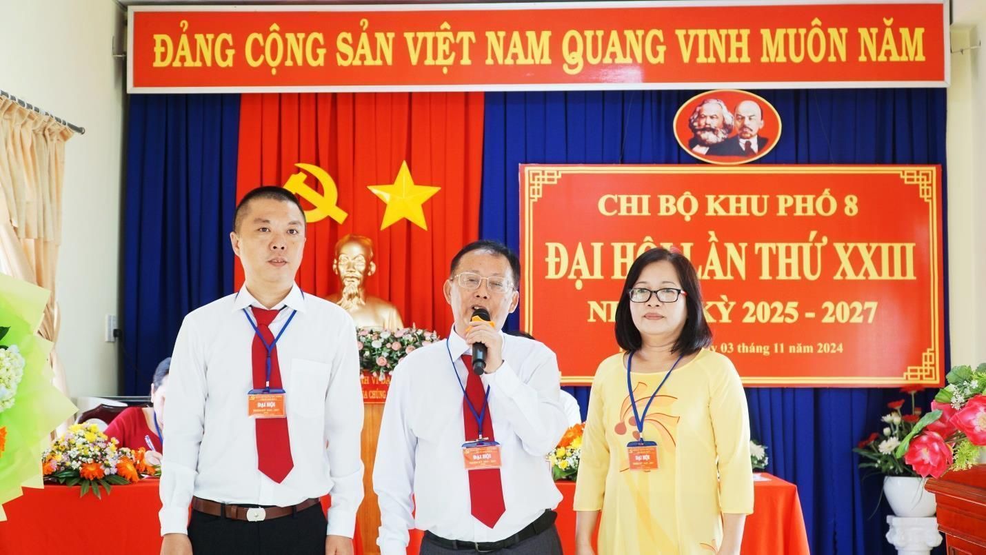 F:\USB PHUONG PHU CUONG\Hinh Hoat dong Dang uy - HDND - UBND - MTTQ\Dang uy\DH DANG BO 2025 - 2030\Hình Đại hội các chi bộ\Khu 8_03-11-2024\Bầu cử và Ra mắt Đại hội_Đại biểu dự cấp trên\DSC07590.JPG