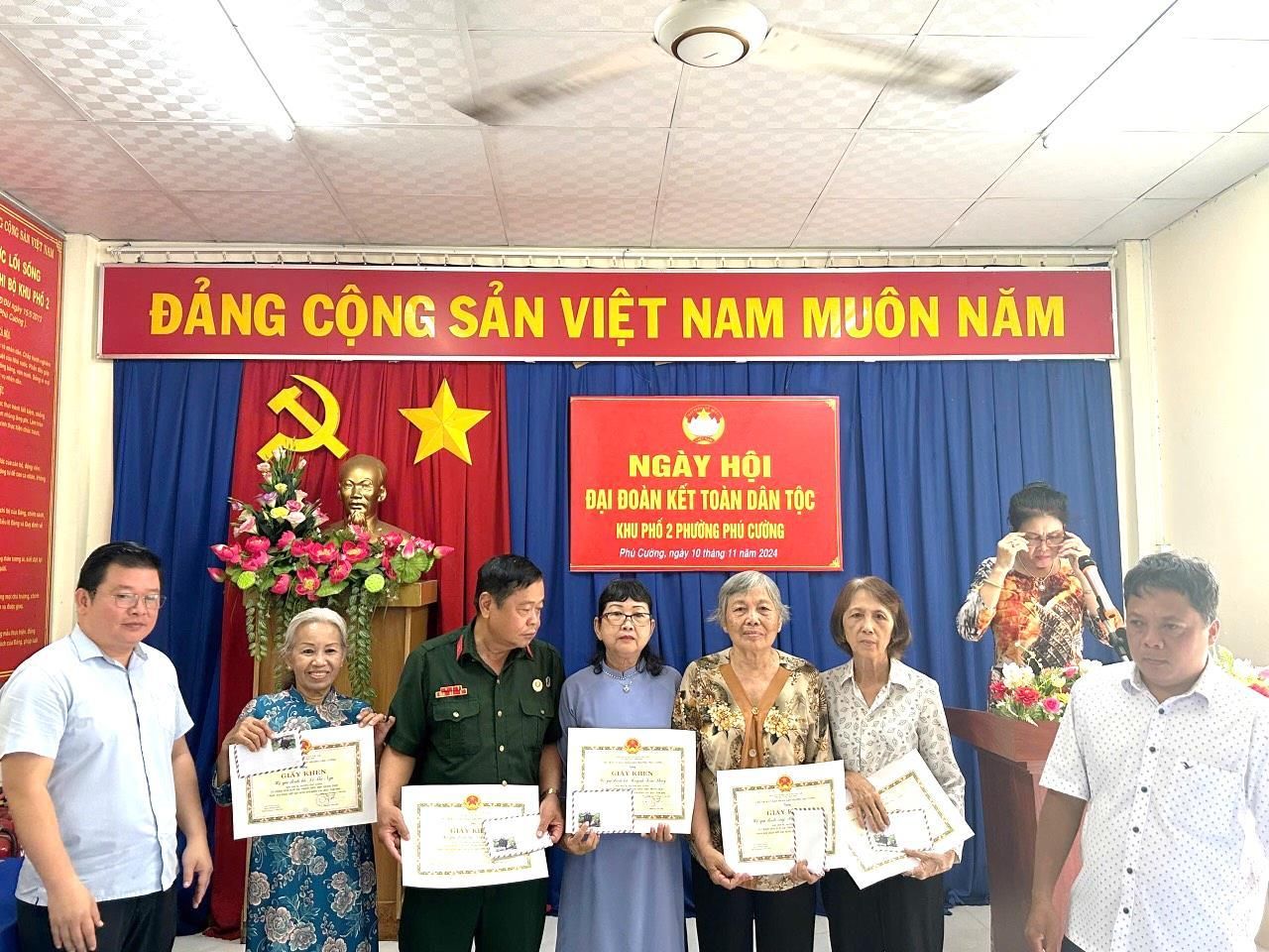 C:\Users\User\Downloads\Đại đoàn kết 2024\Khu 02\z6017588850959_5786d576ef7eb8b8ae0b95d785dde719.jpg