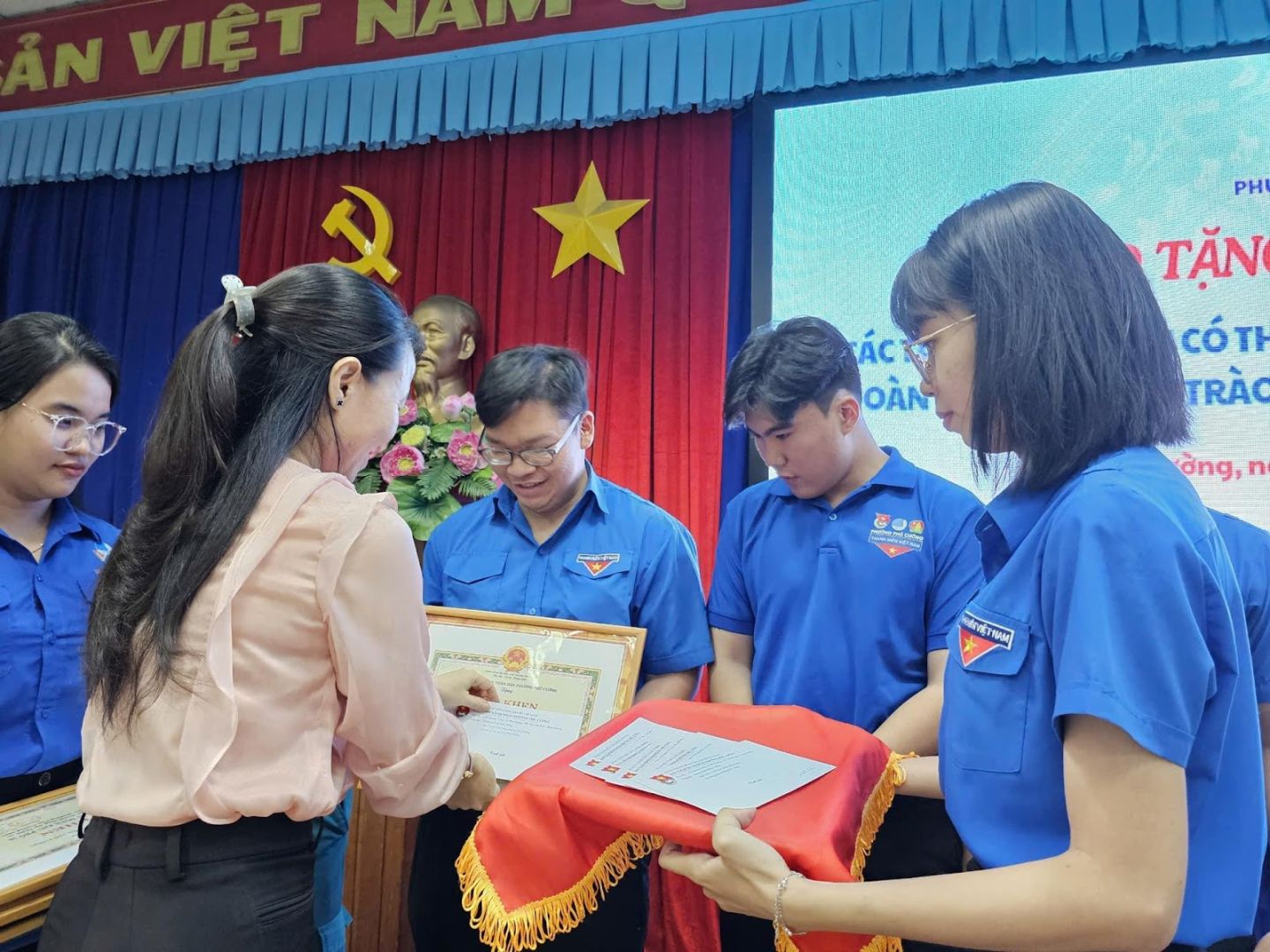 C:\Users\User\Downloads\Thư mục mới (2)\468423775_973143174860017_8892798177993927182_n.jpg