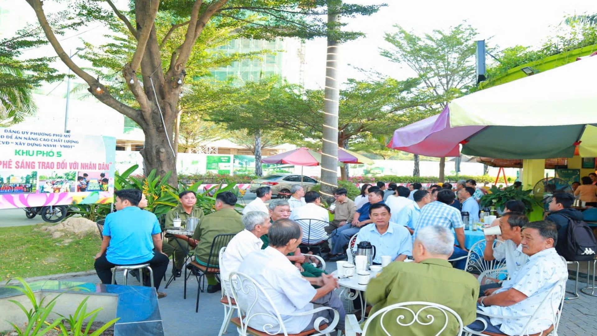 PHƯỜNG PHÚ MỸ TỔ CHỨC CHƯƠNG TRÌNH “CÀ PHÊ SÁNG – TRAO ĐỔI VỚI NHÂN DÂN” TẠI KHU NHÀ Ở THƯƠNG MẠI, DỊCH VỤ PHÚ MỸ.