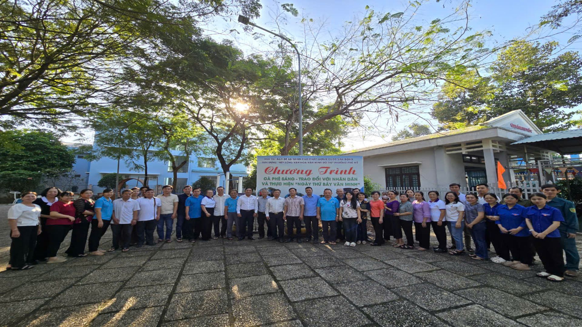 PHÚ MỸ: “CÀ PHÊ SÁNG - TRAO ĐỔI VỚI NHÂN DÂN” GẮN VỚI THỰC HIỆN “NGÀY THỨ BẢY VĂN MINH”.