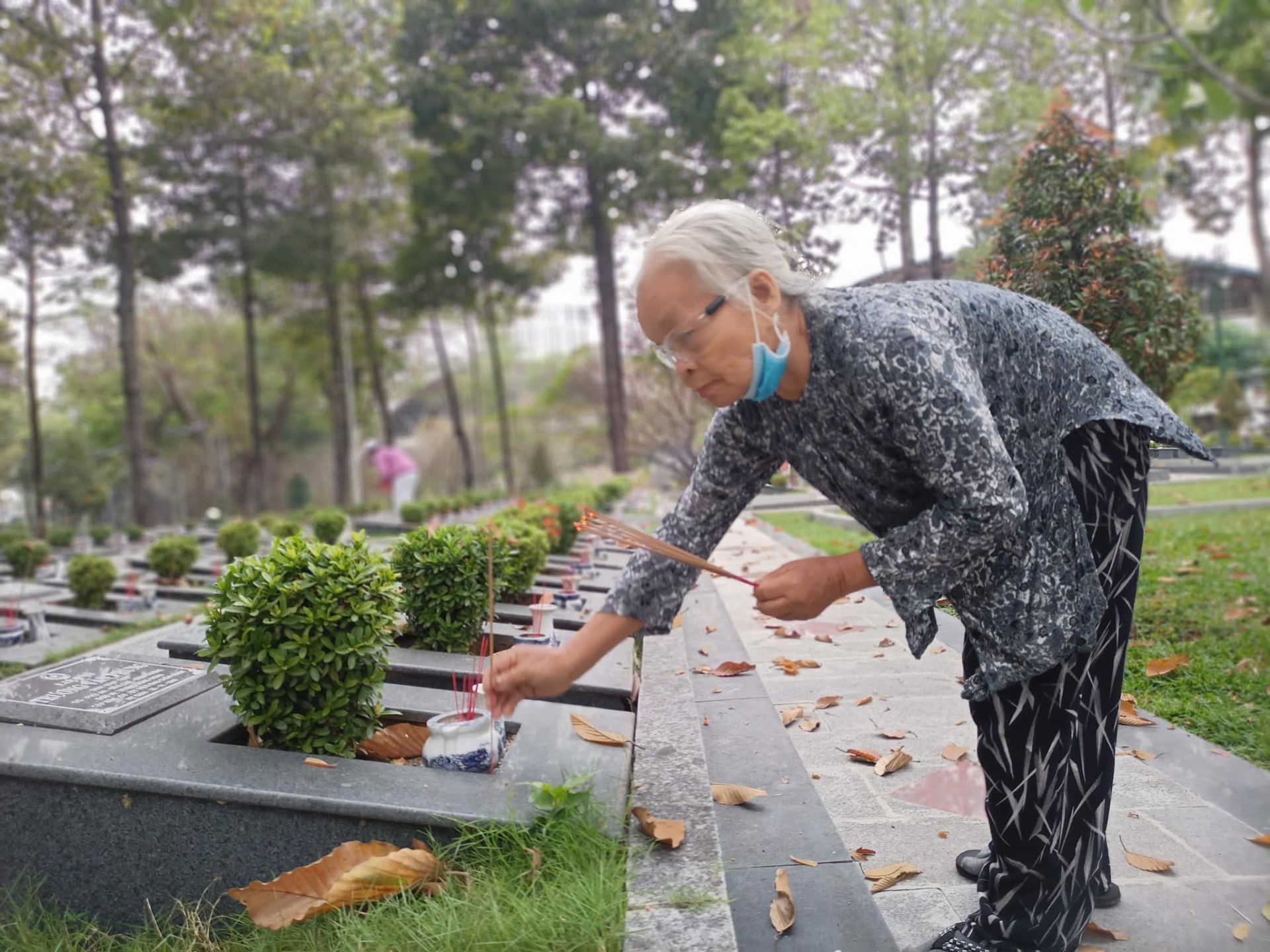 Có thể là hình ảnh về 2 người