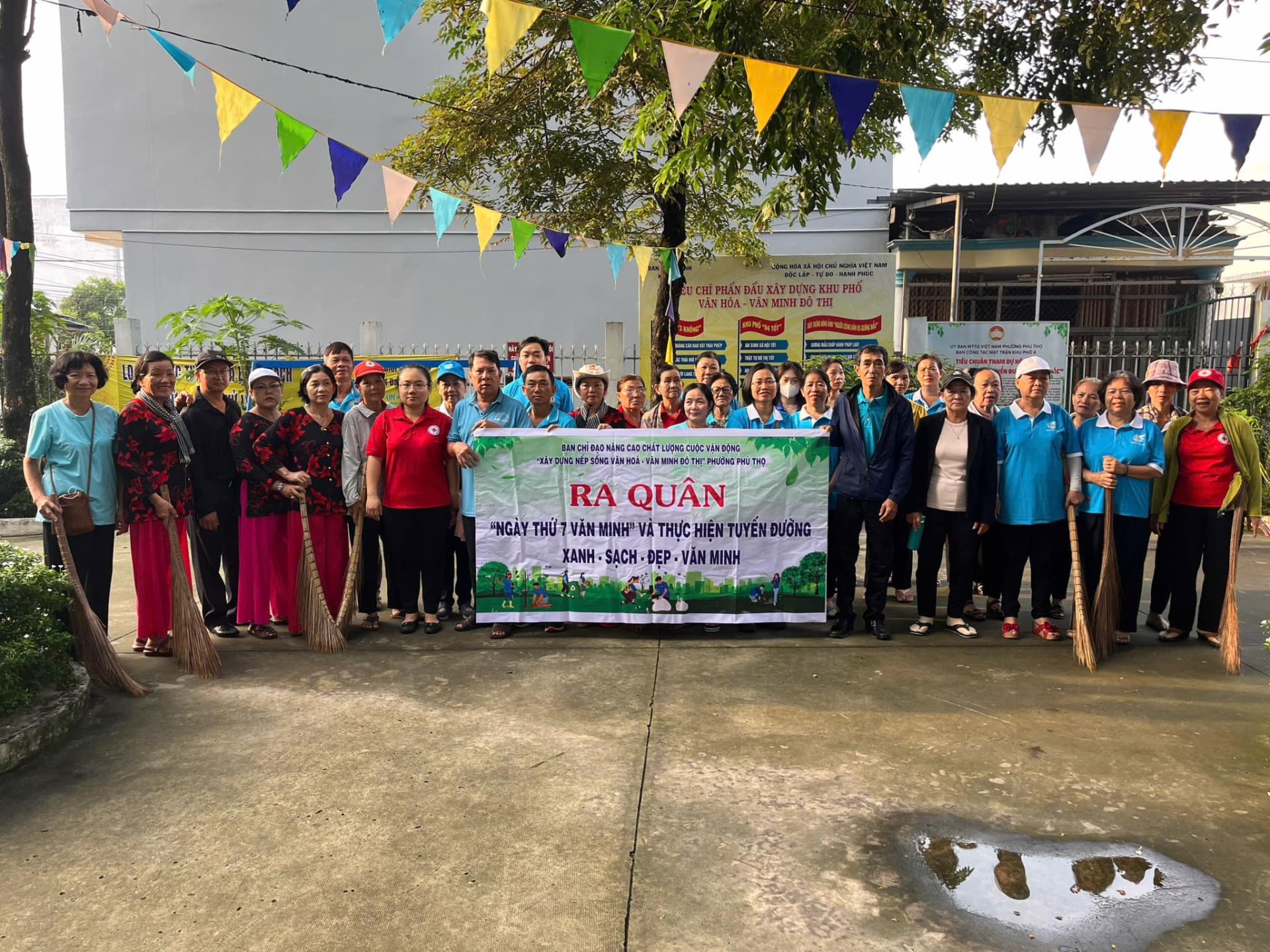 Đề án NSVH-VMĐT: Tổ chức ra quân tổng vệ sinh môi trường và thực hiện "Ngày thứ bảy văn minh"