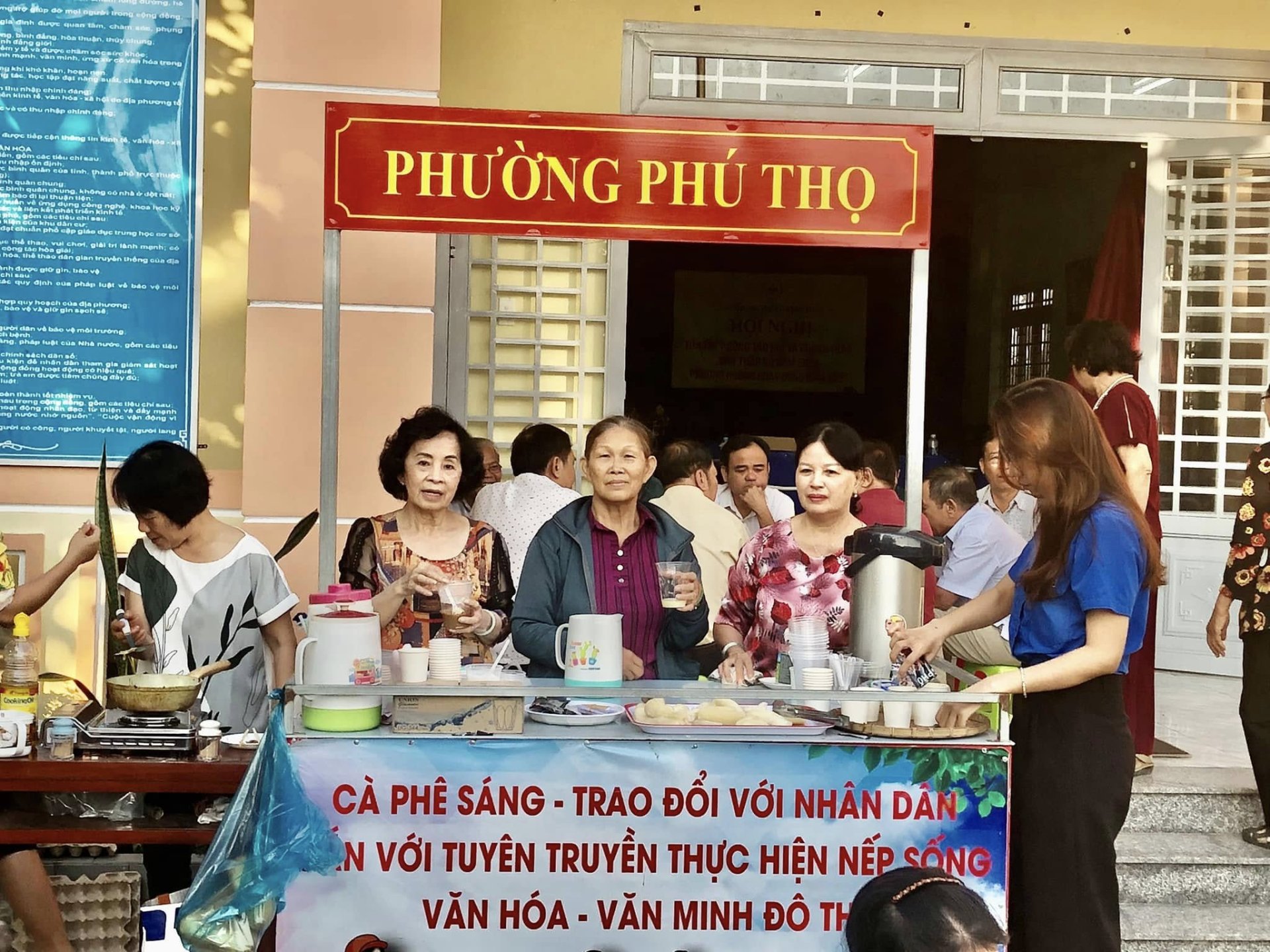 Đề án NSVH-VMĐT: Mô hình "Cà phê sáng - Trao đổi với nhân dân"