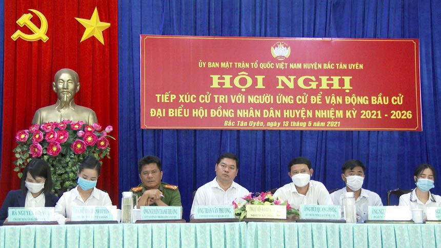 Ứng cử viên đại biểu HĐND huyện Bắc Tân Uyên tiếp xúc với cử tri xã Đất Cuốc