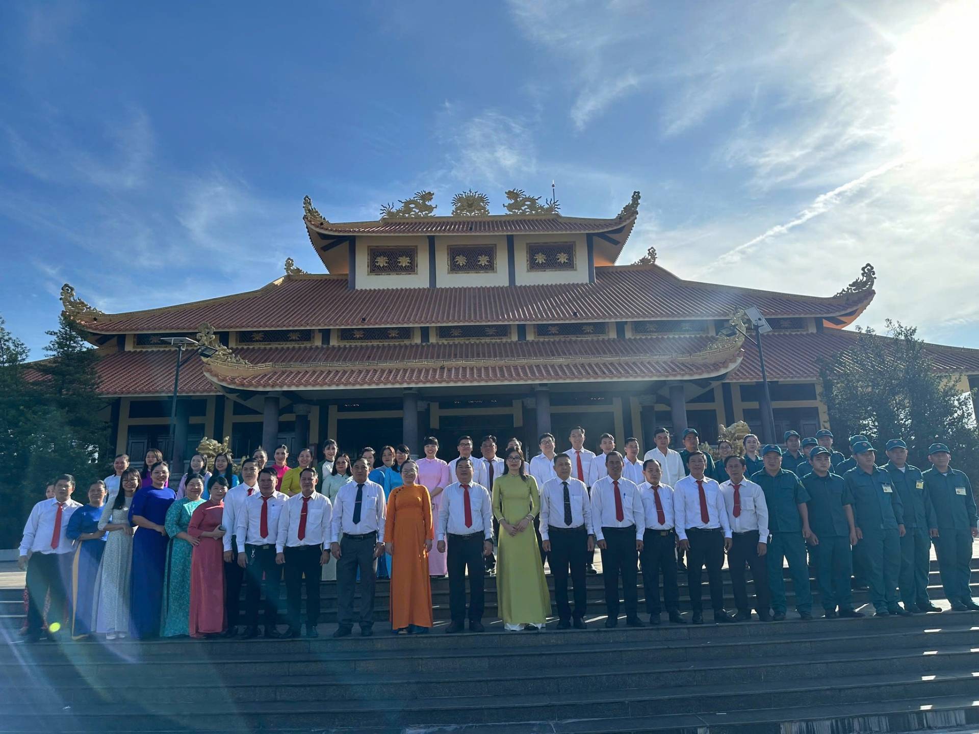 C&oacute; thể l&agrave; h&igrave;nh ảnh về Thi&ecirc;n Đ&agrave;n