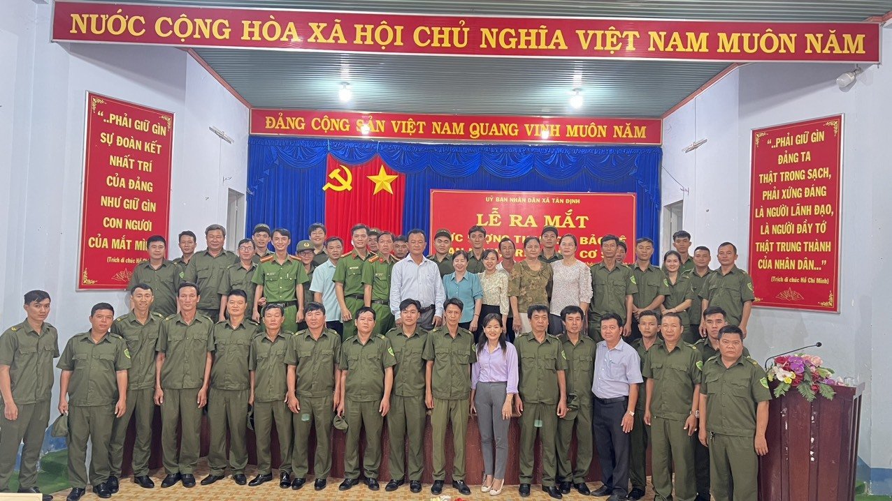 Xã Tân Định tổ chức Lễ ra mắt lực lượng tham gia bảo vệ an ninh, trật tự cơ sở