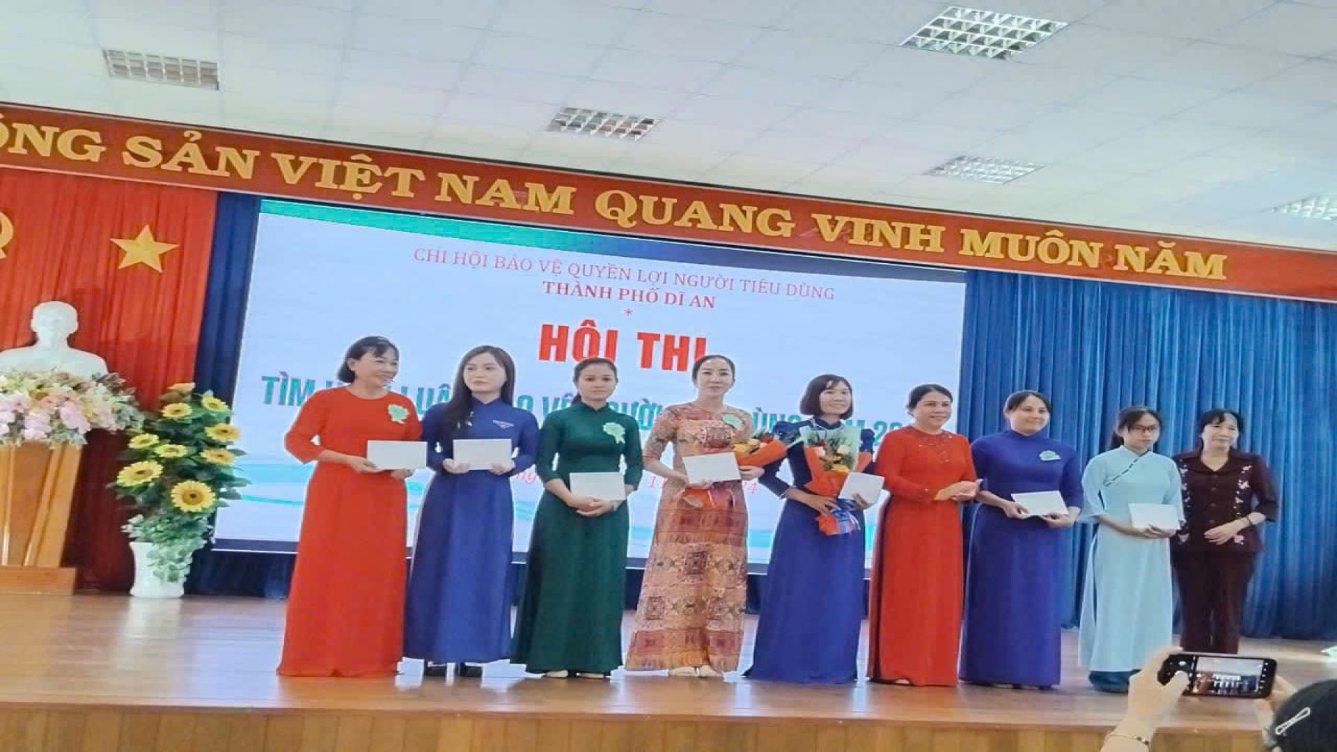 Hội Liên hiệp Phụ nữ phường Tân Đông Hiệp đạt thành tích cao trong Hội thi Tìm hiểu Luật bảo vệ Người tiêu dùng năm 2024