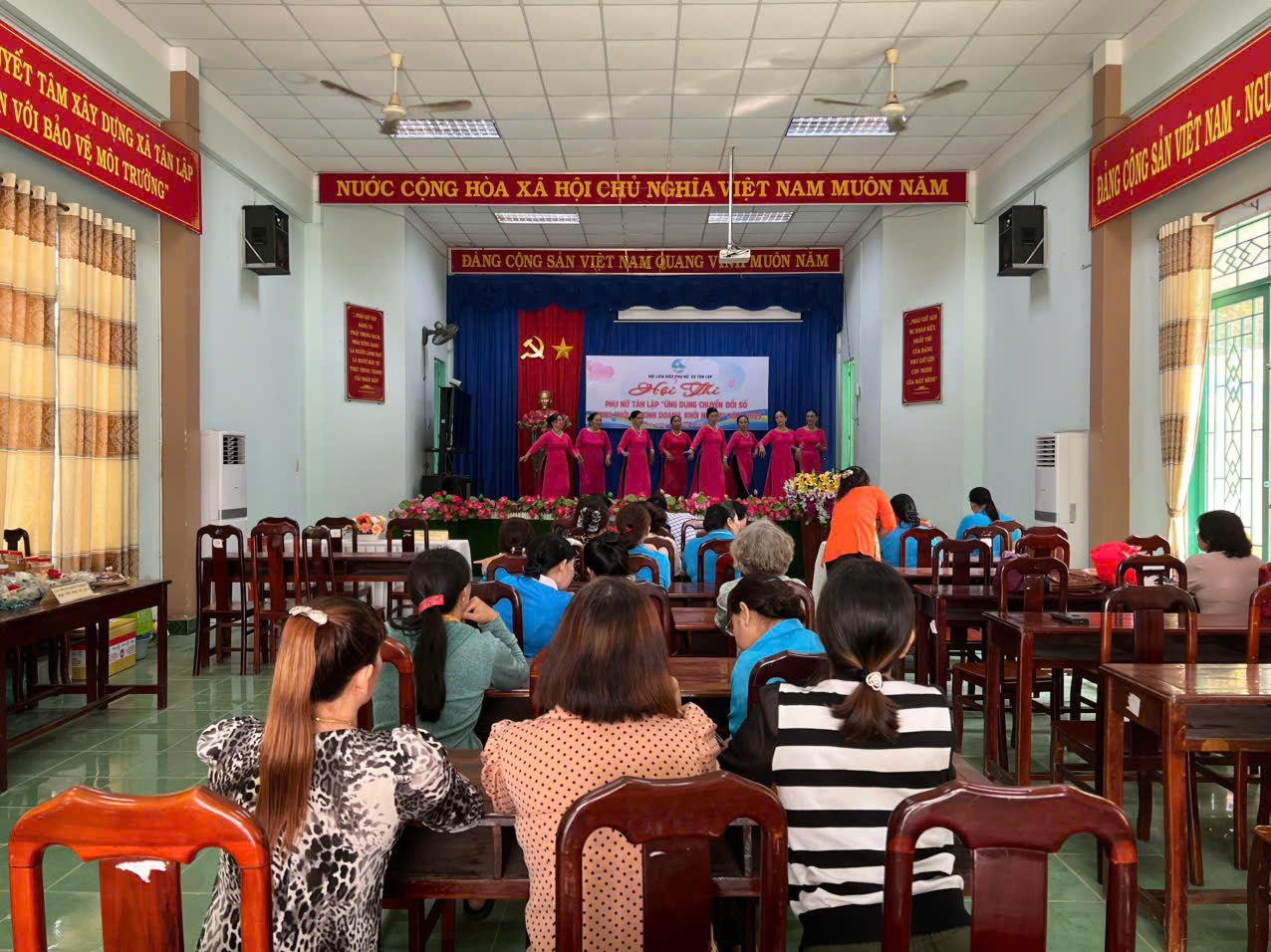 XÃ TÂN LẬP TỔ CHỨC HỘI THI TRƯNG BÀY SẢN PHẨM KHỞI NGHIỆP NĂM 2025