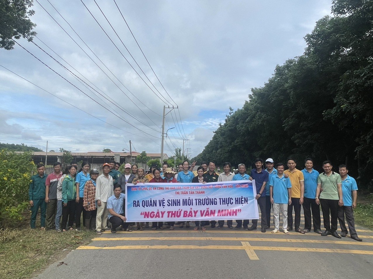 Thị trấn Tân Thành tục thực hiện Đề án “Công tác dân vận tham gia xây dựng nếp sống văn hóa - văn minh” và "Ngày thứ Bảy văn minh”