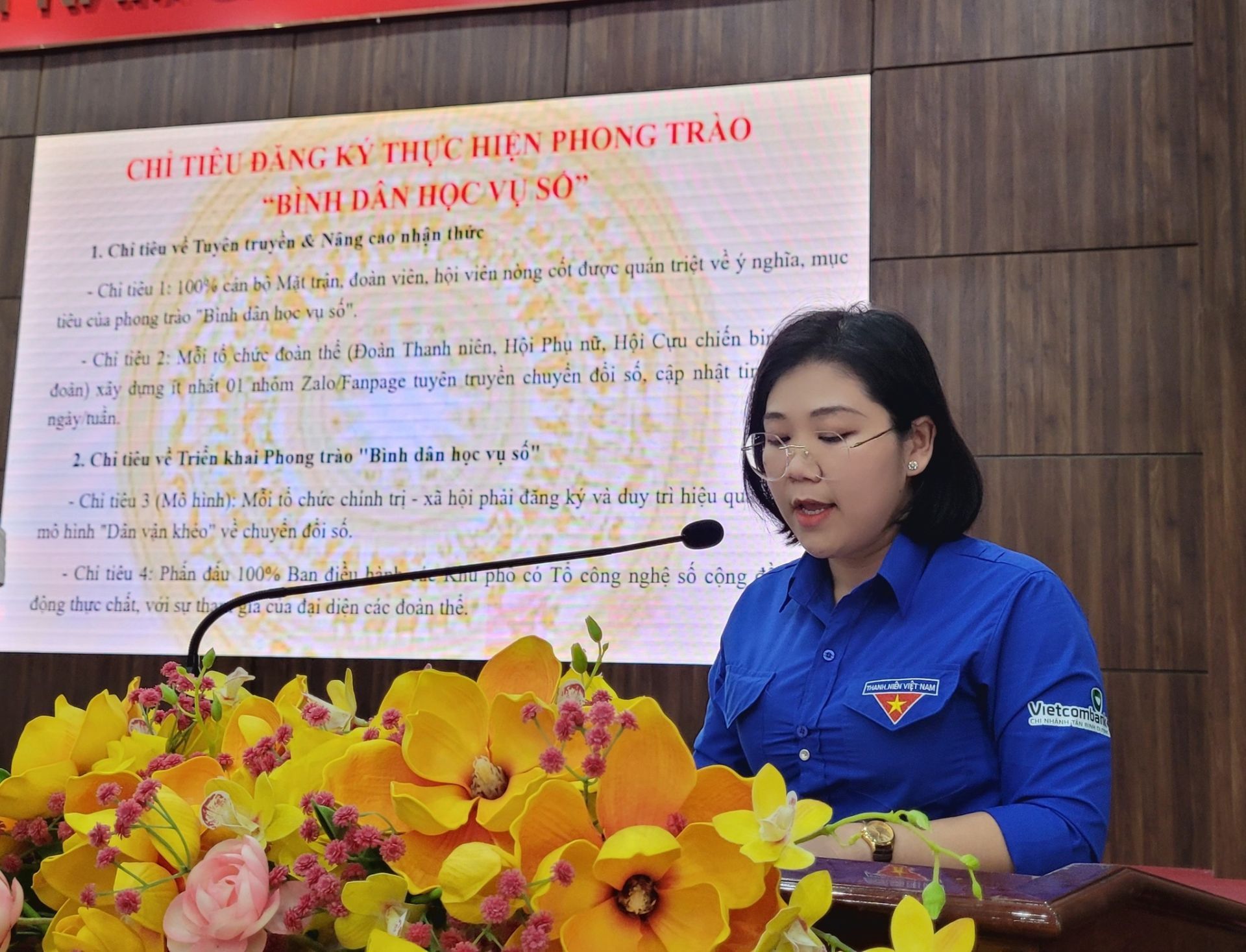 C&oacute; thể l&agrave; h&igrave;nh ảnh về c&aacute;i bục v&agrave; văn bản cho biết 'CHỈ TI&Ecirc;U ĐẰNG Ky &tau;&Eta;UC HIỆN PHONG TR&Agrave;O "B&Igrave;NH DẦN Hoc cao nhận thức Tuven trảo căn dần học đo&agrave;n vi&ecirc;n. hội vi&ecirc;n nong cốt qu&aacute;n triệt แน Mỗi đo&agrave;n) x&acirc;y dụng it nhất tuần. nghĩa, mục Phu Hội chiến bir ch&uacute;c doan thể (Đo&aacute;n Thanh ni&ecirc;n, nhăm Zalo/Fanpage tuy&ecirc;n truy&ecirc;n chuy&ecirc;n đổi số, cập nhật Trien khai Phong tr&agrave;o 'Binh dần học ti&ecirc;u. số" hinh Din vin kh&egrave;o" tri chuy&ecirc;n hội đ&atilde;ng Phản động thực ch&aacute;t, VOI duy 100% Ban Ku pho gia cи3 fai diễn c&aacute;c doan thể. Tổ cong nghệ số cộng อินพมขี่ยนลู้โหน Vietcomba 생전에에시'