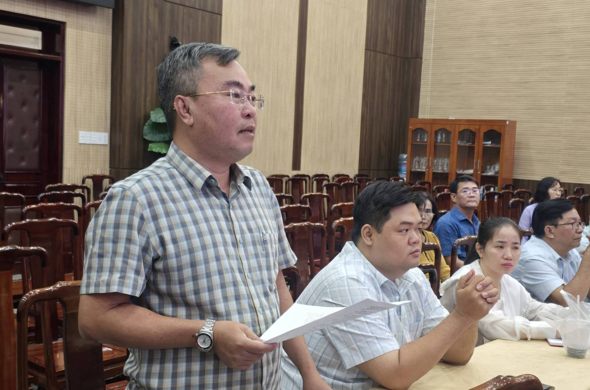 C&oacute; thể l&agrave; h&igrave;nh ảnh về một hoặc nhiều người