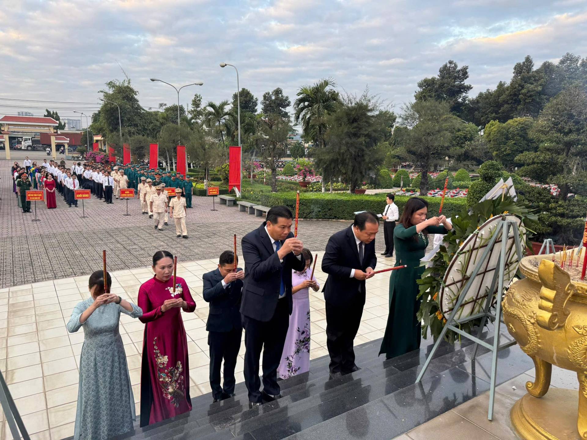 C&oacute; thể l&agrave; h&igrave;nh ảnh về đ&aacute;m cưới