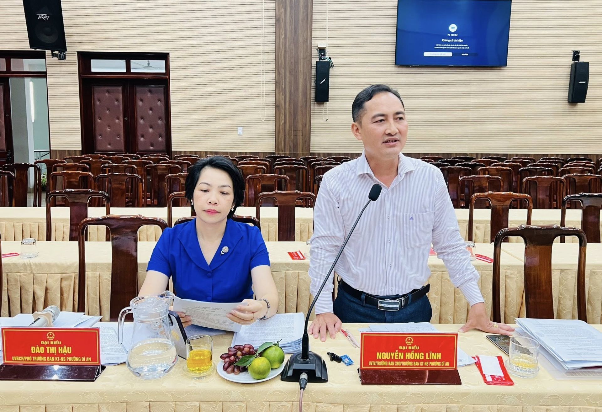 C&oacute; thể l&agrave; h&igrave;nh ảnh về 2 người v&agrave; văn bản