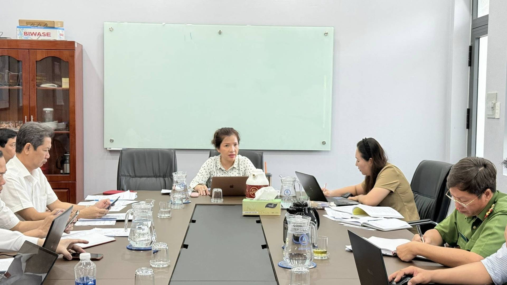 C&oacute; thể l&agrave; h&igrave;nh ảnh về học tập v&agrave; b&agrave;n