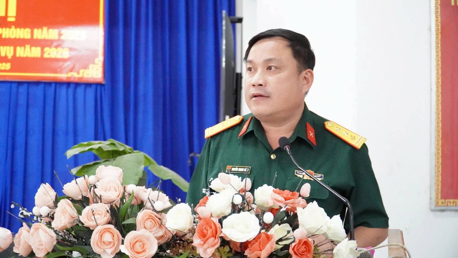 C&oacute; thể l&agrave; h&igrave;nh ảnh về c&aacute;i bục v&agrave; văn bản