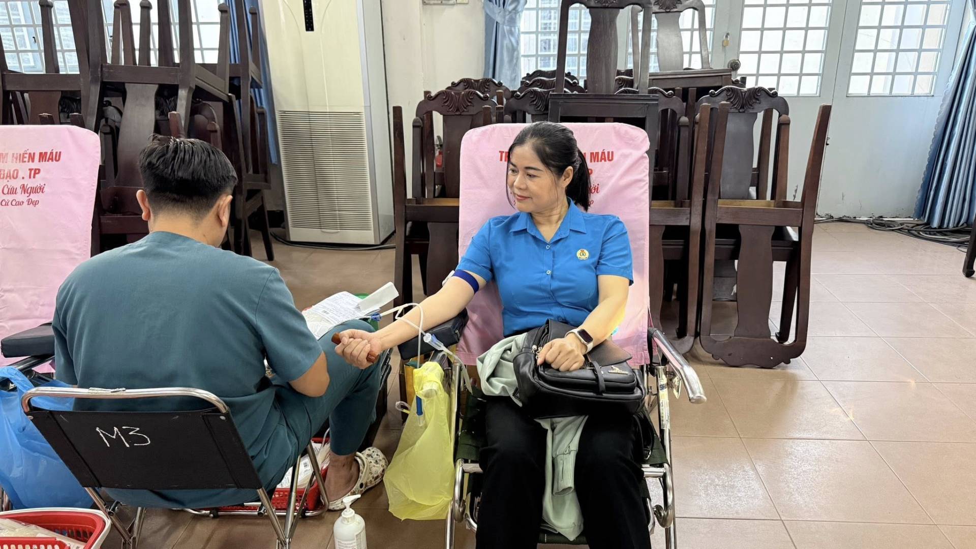 C&oacute; thể l&agrave; h&igrave;nh ảnh về bệnh viện v&agrave; văn bản cho biết 'HIẾN HIỂNM&Aacute;U M&Aacute;U AO TP &theta;a Nguời Cae Đp M&Aacute;U M3'