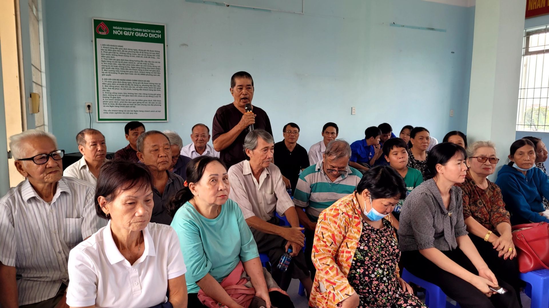 C&oacute; thể l&agrave; h&igrave;nh ảnh về một hoặc nhiều người