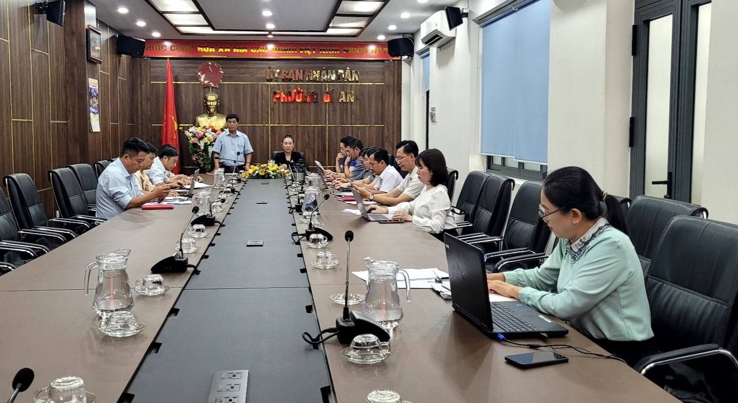 C&oacute; thể l&agrave; h&igrave;nh ảnh về học tập, b&agrave;n v&agrave; văn bản cho biết 'หปม M PhJở AN 그 ホーー'