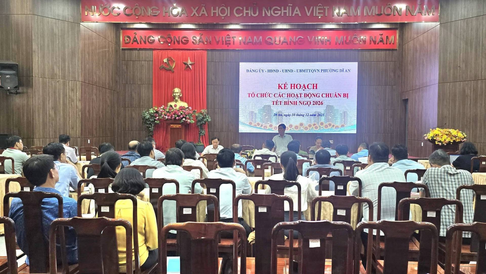 C&oacute; thể l&agrave; h&igrave;nh ảnh về c&aacute;i bục v&agrave; văn bản