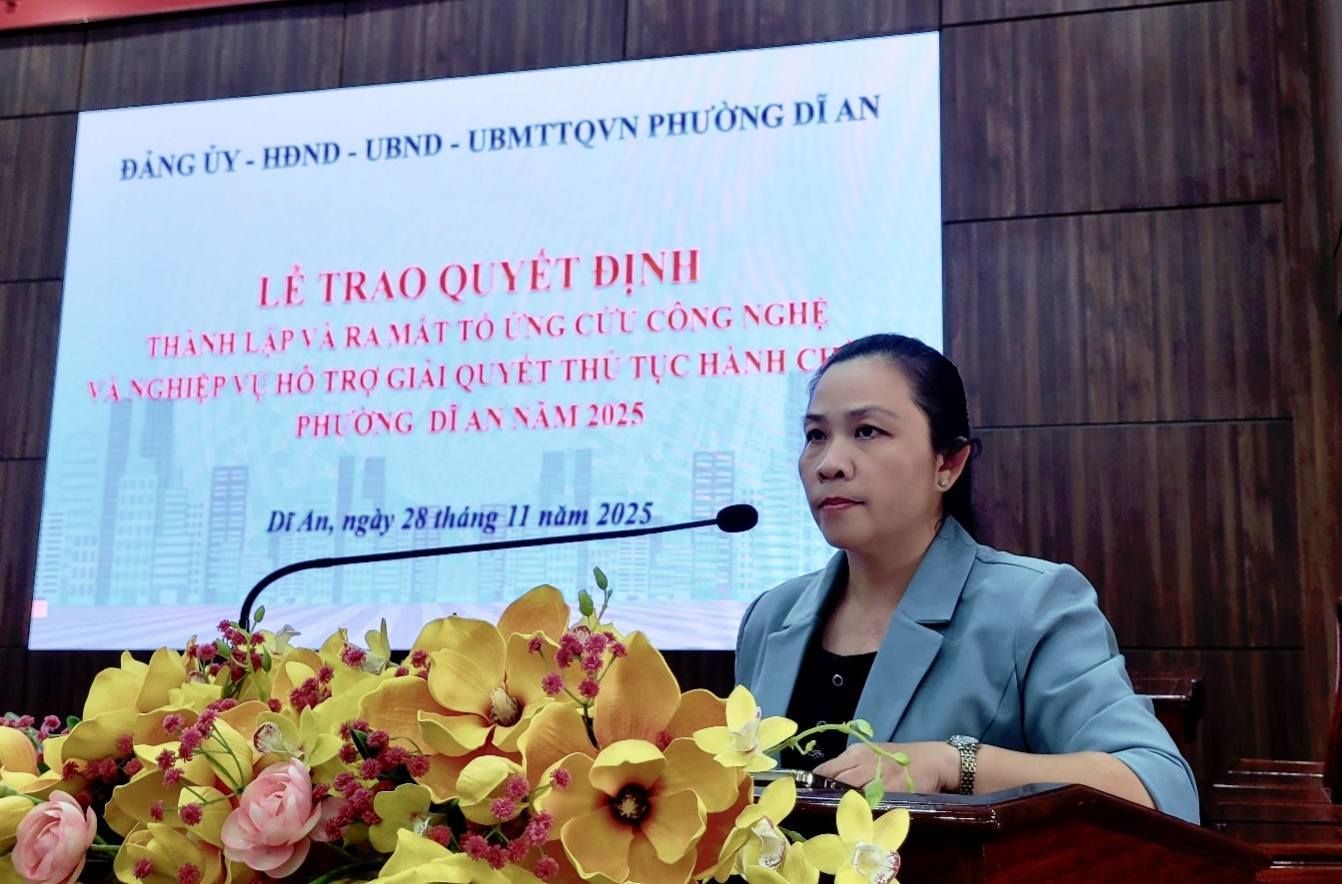 C&oacute; thể l&agrave; h&igrave;nh ảnh về c&aacute;i bục v&agrave; văn bản cho biết 'DI DIAN AN UBND- UBMTTQVN PHƯỜNG ĐẢNG D&Auml;NG&Uuml;Y-HDND-URND-UBNTTOVA ỦY L&Ecirc; TRAOQUY&Eacute;T YẾT ĐỊNH THANH TAWILPTRAMATTOLNGCLCONG &tau;ό ỨNG CỨt C&Ocirc;NG NGHỆ VANGHIEPV Hό TRỢ GIAI QUYET Hu TỤC H&Agrave;NHC PHU PHƯƠNG ONG DİANNAM DİA NĂM 2025 DIAn, ng&agrave;y 28 th&aacute;ng 11 năm 2025'