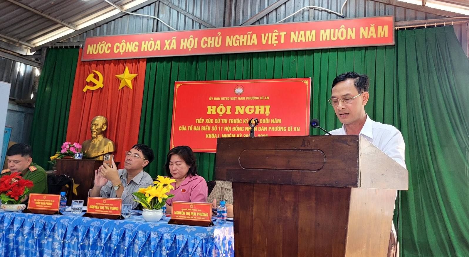 C&oacute; thể l&agrave; h&igrave;nh ảnh về một hoặc nhiều người v&agrave; văn bản