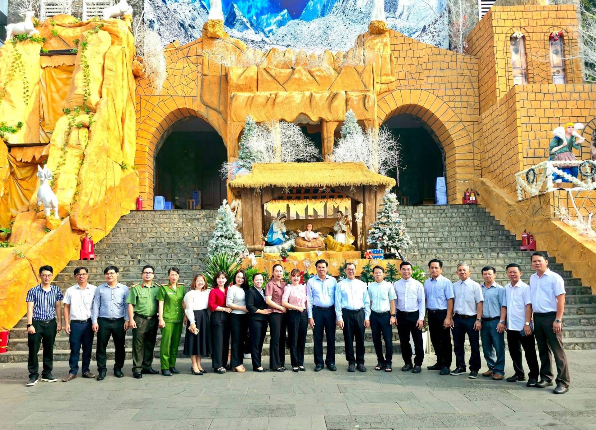 C&oacute; thể l&agrave; h&igrave;nh ảnh về đền thờ