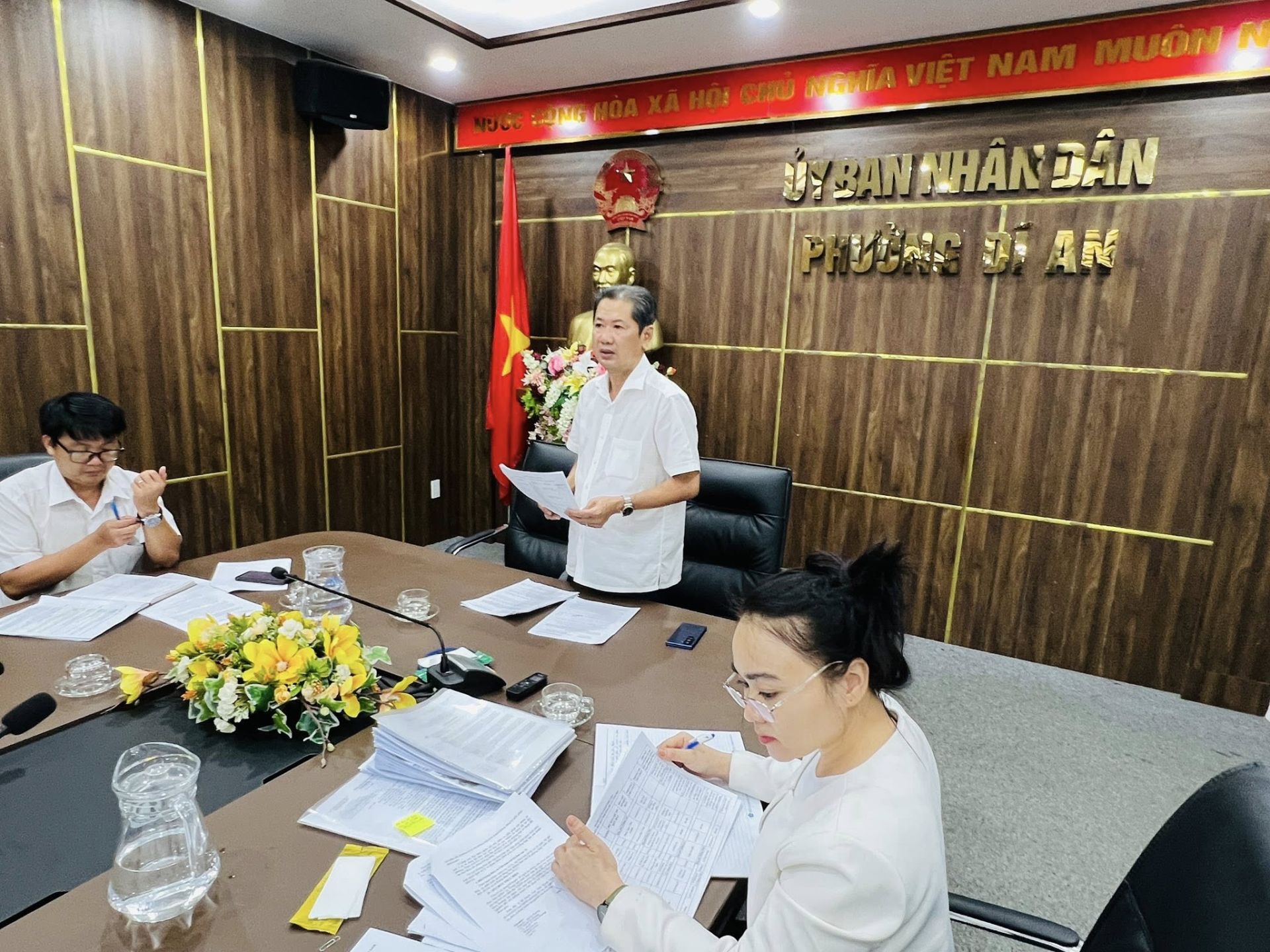 C&oacute; thể l&agrave; h&igrave;nh ảnh về văn bản cho biết 'MU&Ocirc;N NGHIA &Uuml;YBAN BYANSHAND&Acirc;N NH&Acirc;N DẦN AN'