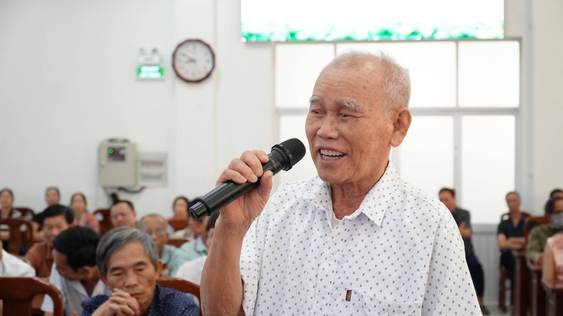 C&oacute; thể l&agrave; h&igrave;nh ảnh về một hoặc nhiều người