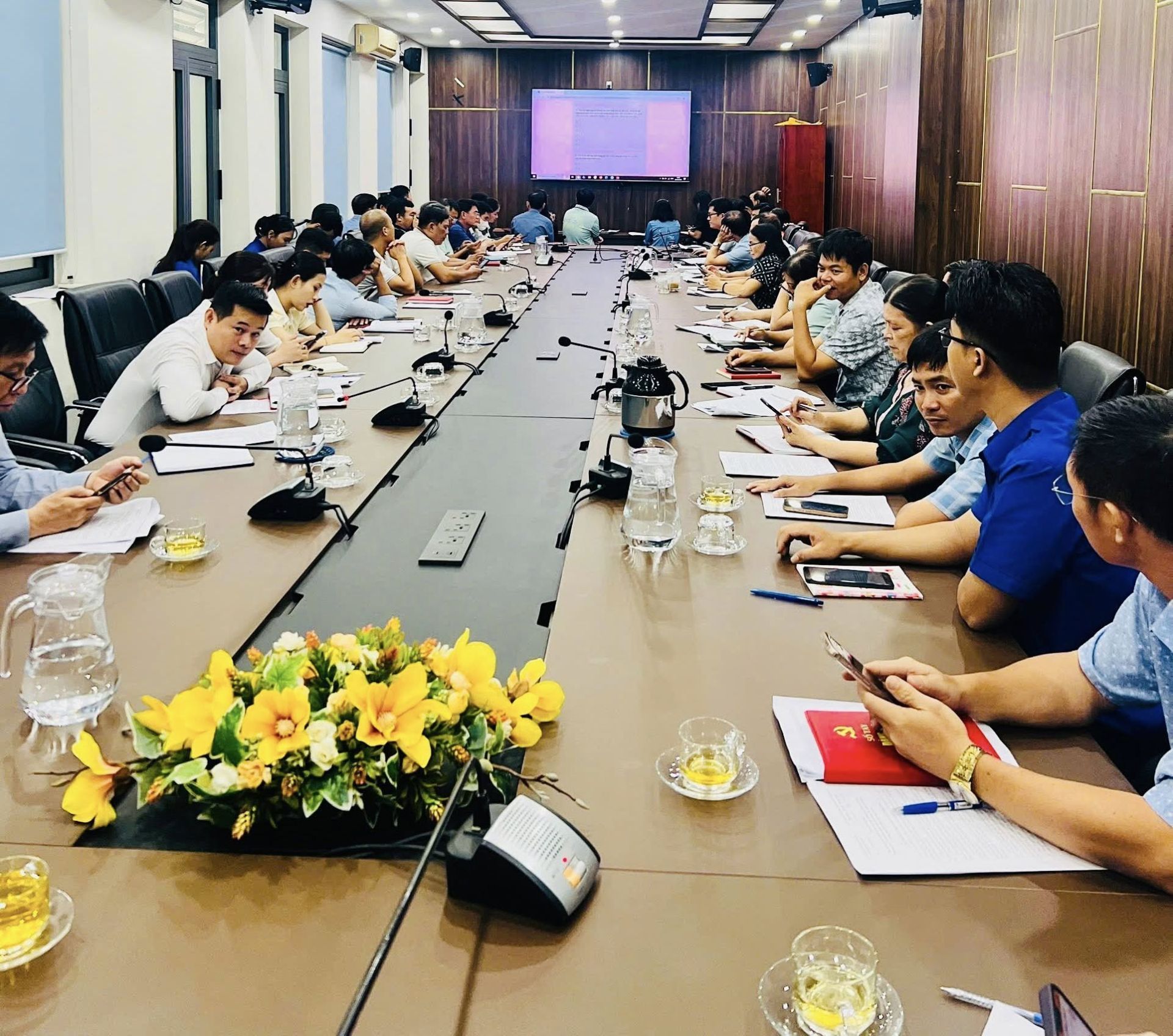 C&oacute; thể l&agrave; h&igrave;nh ảnh về học tập, b&agrave;n v&agrave; văn bản