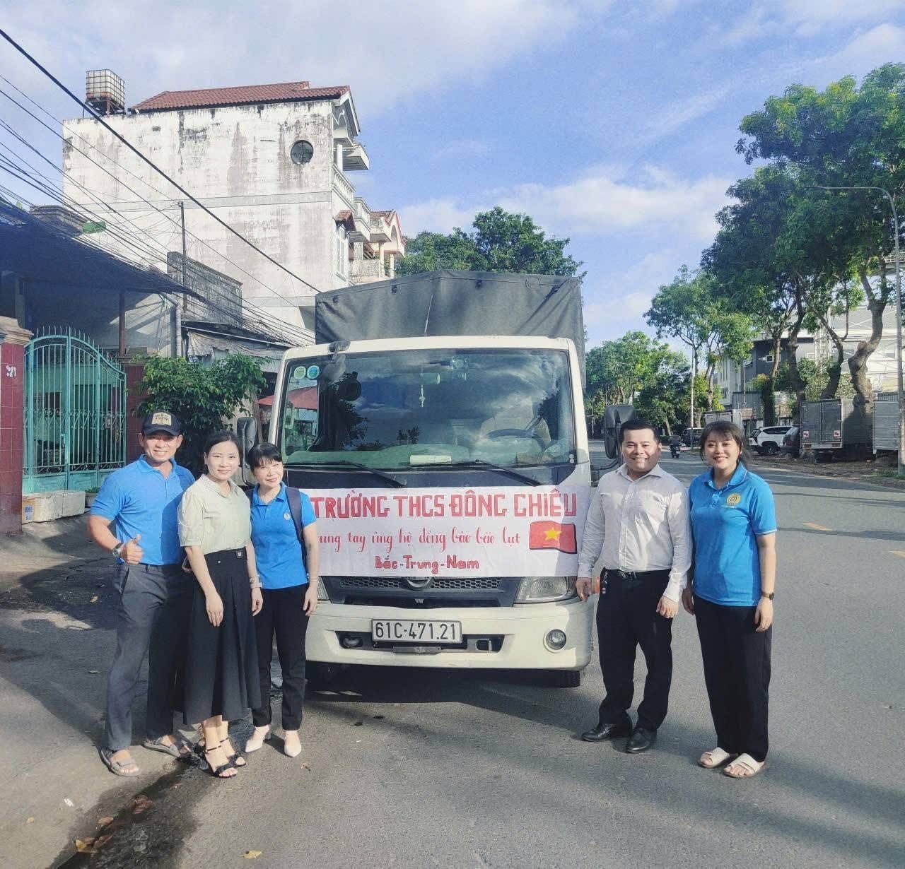 C&oacute; thể l&agrave; h&igrave;nh ảnh về xe van v&agrave; văn bản cho biết '31 TRƯƠNG THCS TRƯỜNCTHCSĐ&Ocirc;NCCHIỆU Đ&Ocirc;NG CHI&Ecirc;U ung ayingdnglrrLut 1 tay o tay 4ย ửn ing gh ding d&ocirc;ng dE 6e Cve lut B&aacute;c-Trung-Nam b&aacute;c- Trung Nam 一 61C-47121 61C-471.21'