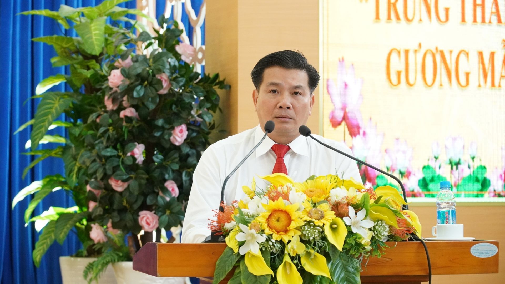 C&oacute; thể l&agrave; h&igrave;nh ảnh về văn bản cho biết 'IRUNG &Nu;HA GƯƠNG M'